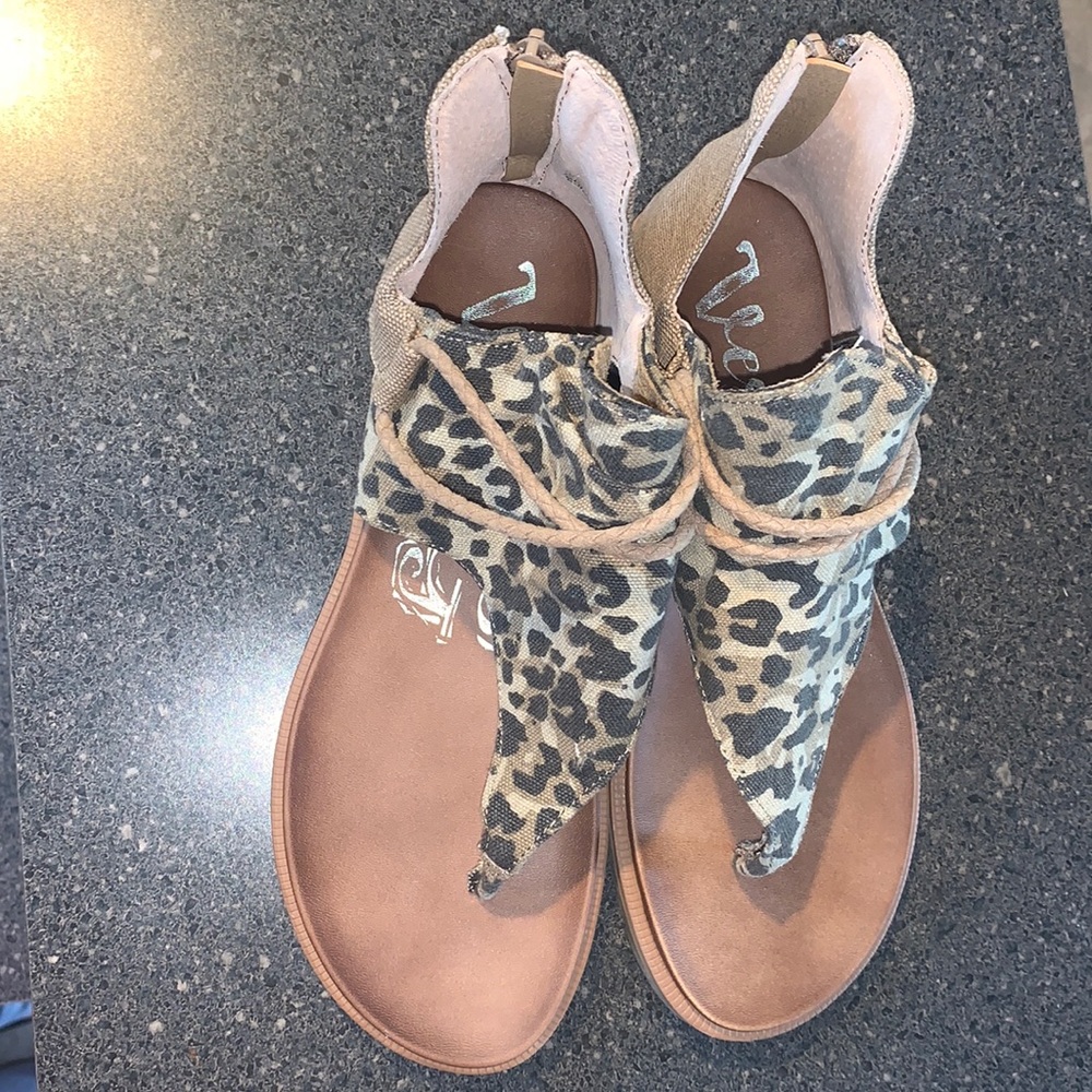 NWOT Very G Sparta sandal.